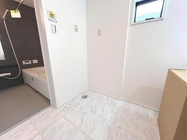 お天気を気にせずお洗濯ができ、室内干し可能です。