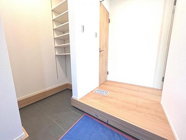 いつも気持ちよくご家族を迎えられる玄関です。