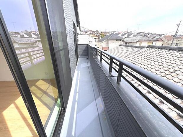 お洗濯ものを気持ち良く太陽の光で干せるのが嬉しいですね。