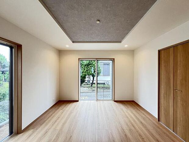 家族団らんの場所としてゆったりと居心地の良いリビングです。