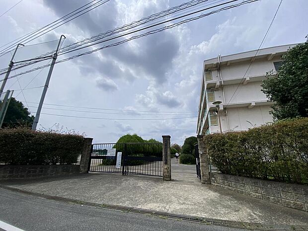 町田市立忠生中学校まで約980m(徒歩13分)