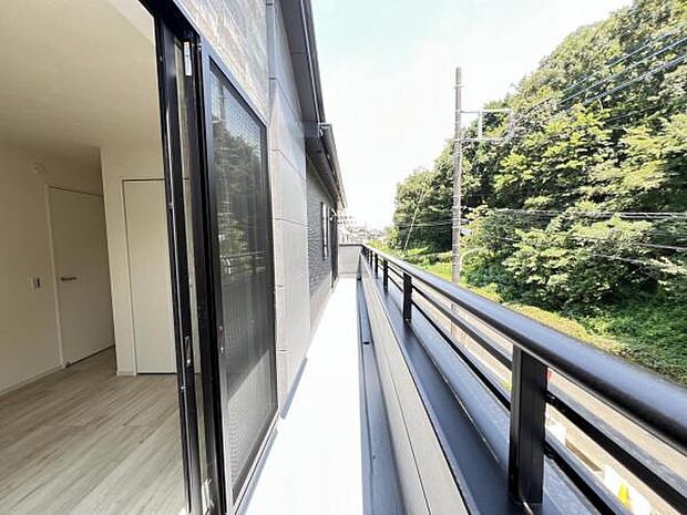 お洗濯ものを気持ち良く太陽の光で干せるのが嬉しいですね。