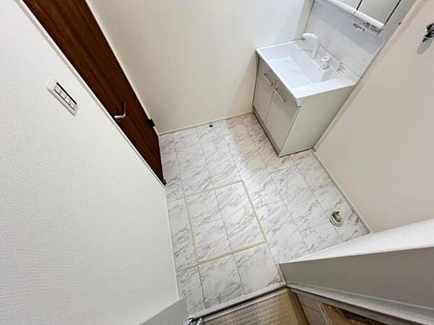 脱衣所は小さなお子様がいるご家庭にも重宝されます。