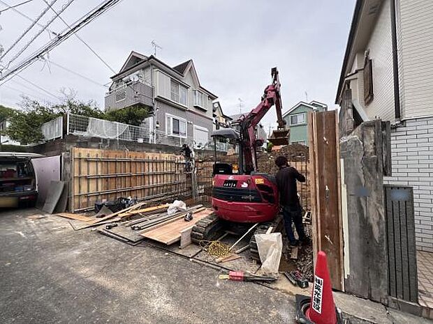 一生懸命建築中です。完成が楽しみですね。