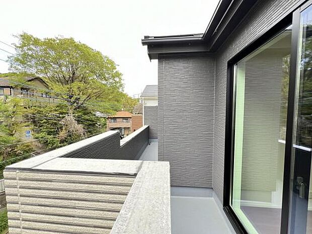 お洗濯ものを気持ち良く太陽の光で干せるのが嬉しいですね。