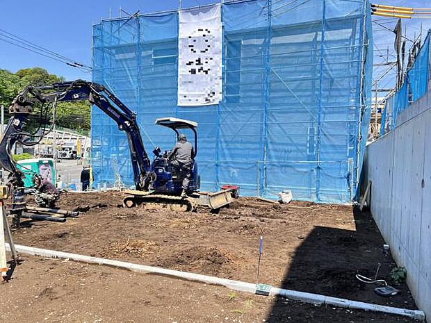 一生懸命建築中です。完成が楽しみですね。