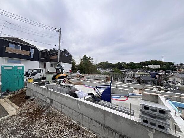 一生懸命建築中です。完成が楽しみですね。
