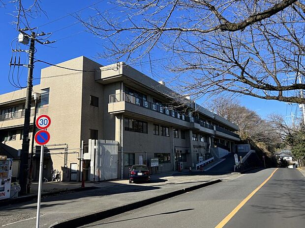 まちだ丘の上病院まで約3050m（徒歩39分）