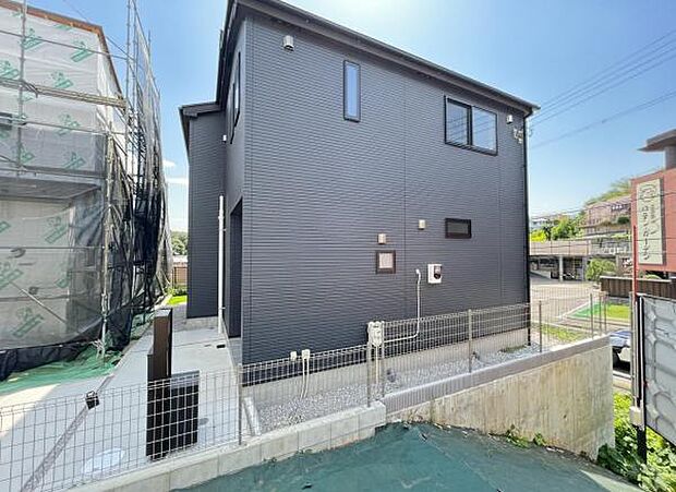 木造在来工法、間取りはファミリー向けに4LDKございます。
