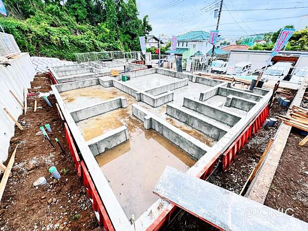 一生懸命建築中です。完成が楽しみですね。
