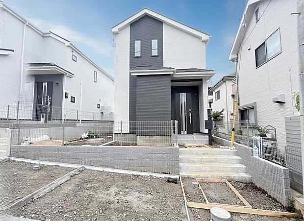 駐車場ももちろん完備しておりますのでお車所有の方にも心強いです。