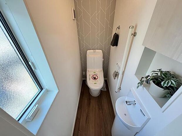 ほっと安らげるトイレ空間です。