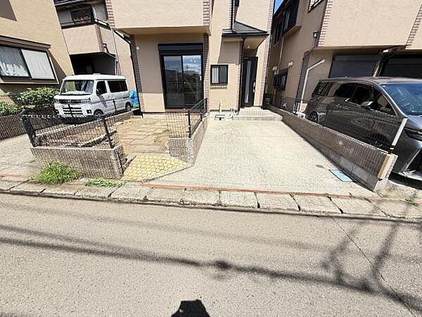 駐車場ももちろん完備しておりますのでお車所有の方にも心強いです。