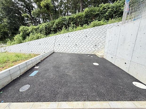 駐車場ももちろん完備しておりますのでお車所有の方にも心強いです。