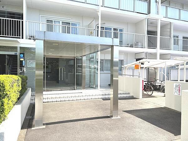 エントランスです。皆様やお客様をお出迎え致します。