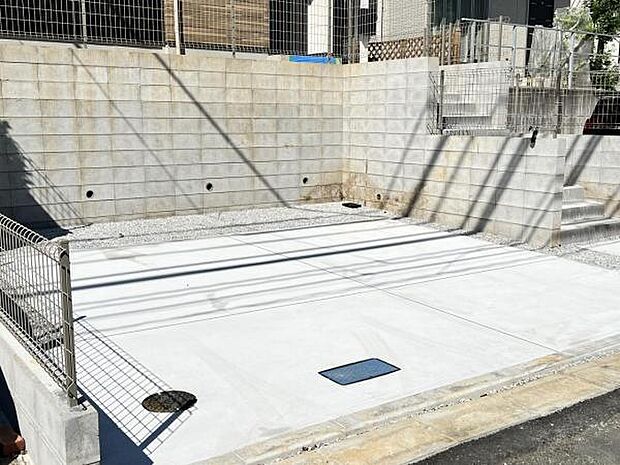 駐車場ももちろん完備しておりますのでお車所有の方にも心強いです。