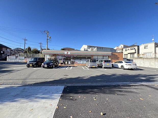セブン-イレブン 町田忠生4丁目店まで約210m(徒歩3分)