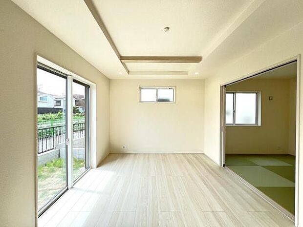 家族団らんの場所としてゆったりと居心地の良いリビングです。