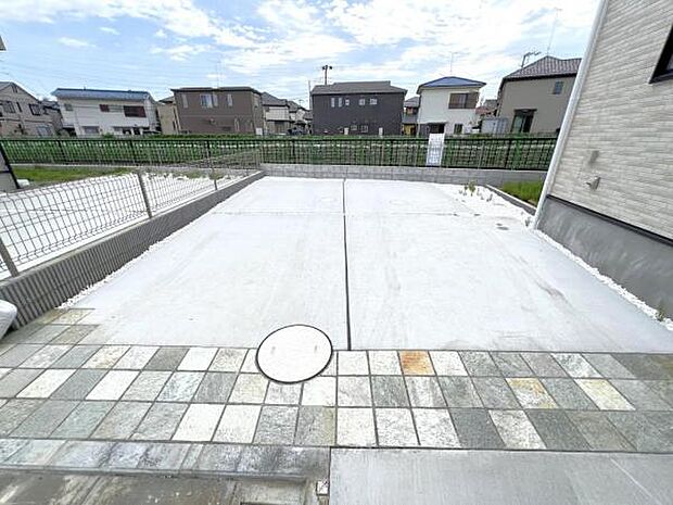 駐車場ももちろん完備しておりますのでお車所有の方にも心強いです。