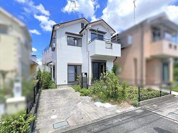 2005年築木造在来工法、間取りはファミリー向けに4SLDKございます。