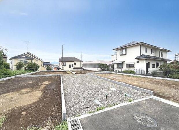 駐車場ももちろん完備しておりますのでお車所有の方にも心強いです。