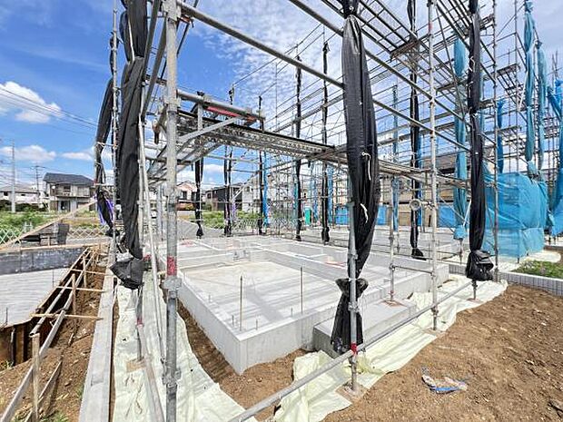 木造在来工法、間取りはファミリー向けに屋上付きで3LDKございます。