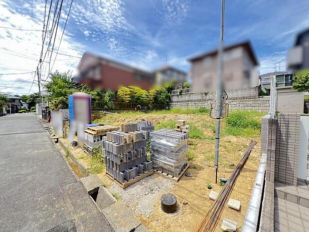駐車場ももちろん完備しておりますのでお車所有の方にも心強いです。