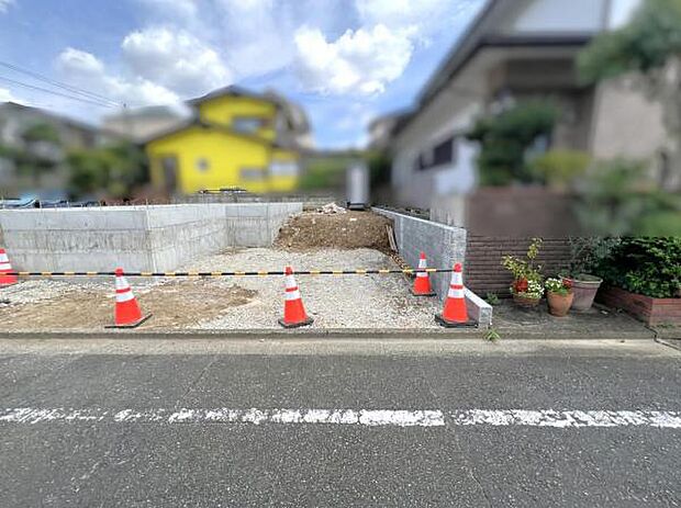 駐車場ももちろん完備しておりますのでお車所有の方にも心強いです。