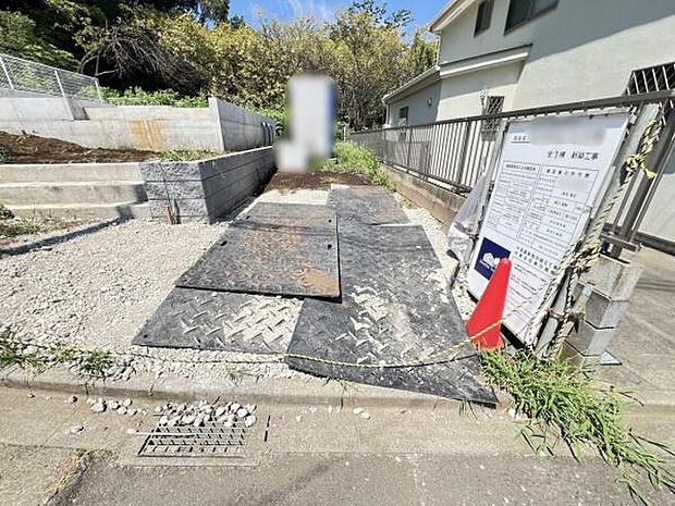 駐車場ももちろん完備しておりますのでお車所有の方にも心強いです。
