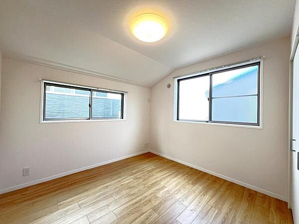 子供部屋にもちょうど良い大きさのお部屋です。