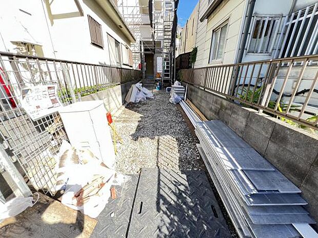 駐車場ももちろん完備しておりますのでお車所有の方にも心強いです。