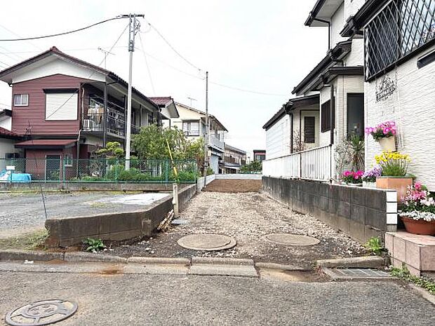 前面道路を含めた現地写真です。ぜひ周辺環境も併せてご覧ください。