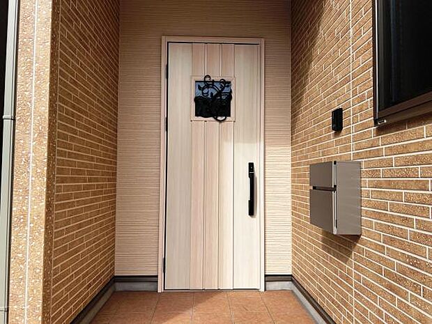 いつも気持ちよくご家族を迎えられる玄関です。