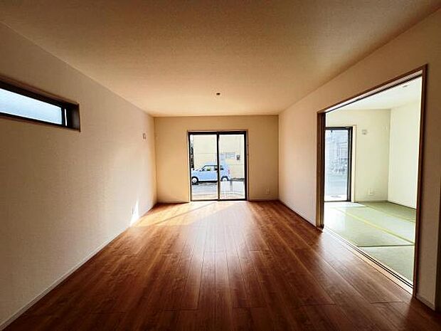 リビングダイニングになります。ご家族そろっての素敵な空間になりそうですね。