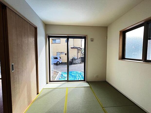 和室スペースです。畳のお部屋は寛げる空間ですね。