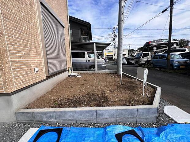 お庭スペースは、ガーデニングやお子様との外遊びなど多彩な用途でお楽しみいただけます。