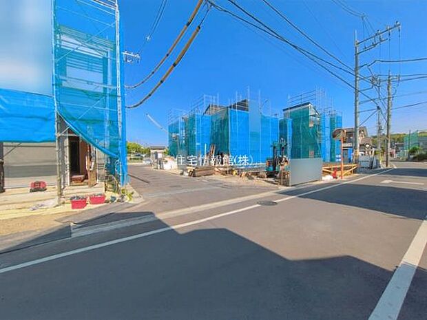 前面道路を含めた現地写真です。