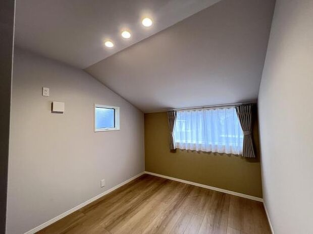 子供部屋にもちょうど良い大きさのお部屋です。