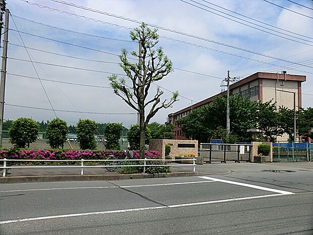 楢原中学校まで約920m(徒歩12分)