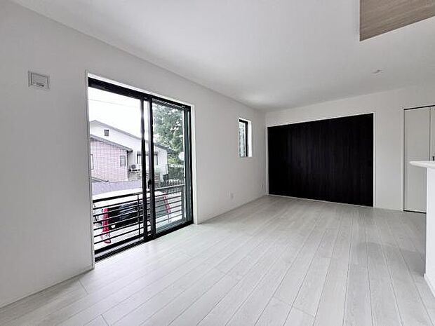 家族団らんの場所としてゆったりと居心地の良いリビングです。