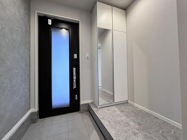 玄関がいつも片づくシューズインクローゼットがあります。