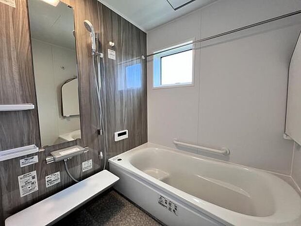 スタイリッシュな浴室で1日の疲れをゆったり癒されるのもいいですね。