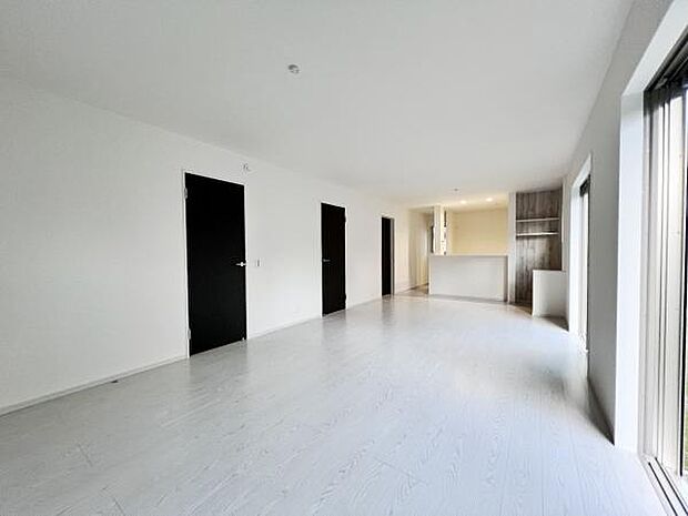 リビングダイニングになります。ご家族そろっての素敵な空間になりそうですね。