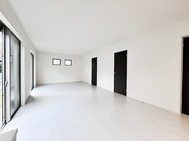 ご家族の温かい時間を演出するダイニングスペースです。