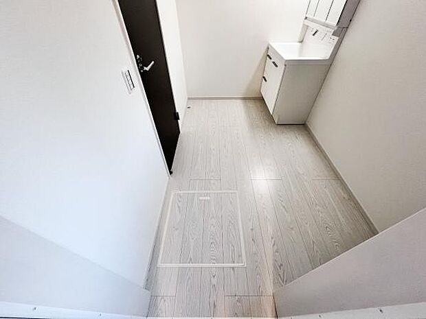 脱衣所は小さなお子様がいるご家庭にも重宝されます。