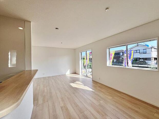 家族団らんの場所としてゆったりと居心地の良いリビングです。