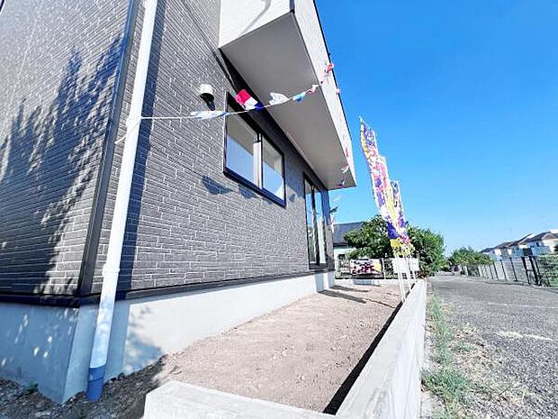 お庭スペースは、ガーデニングやお子様との外遊びなど多彩な用途でお楽しみいただけます。