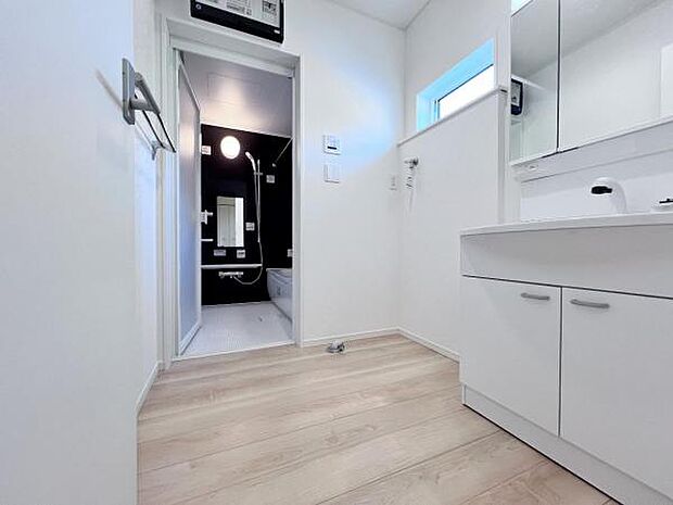 脱衣所は小さなお子様がいるご家庭にも重宝されます。