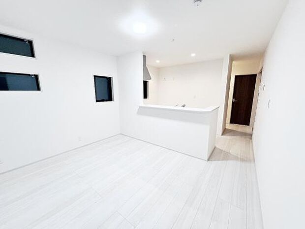 ご家族の温かい時間を演出するダイニングスペースです。