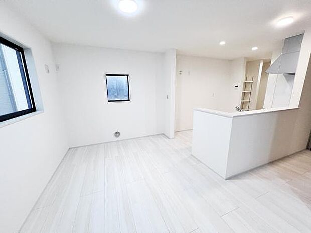 ご家族の温かい時間を演出するダイニングスペースです。